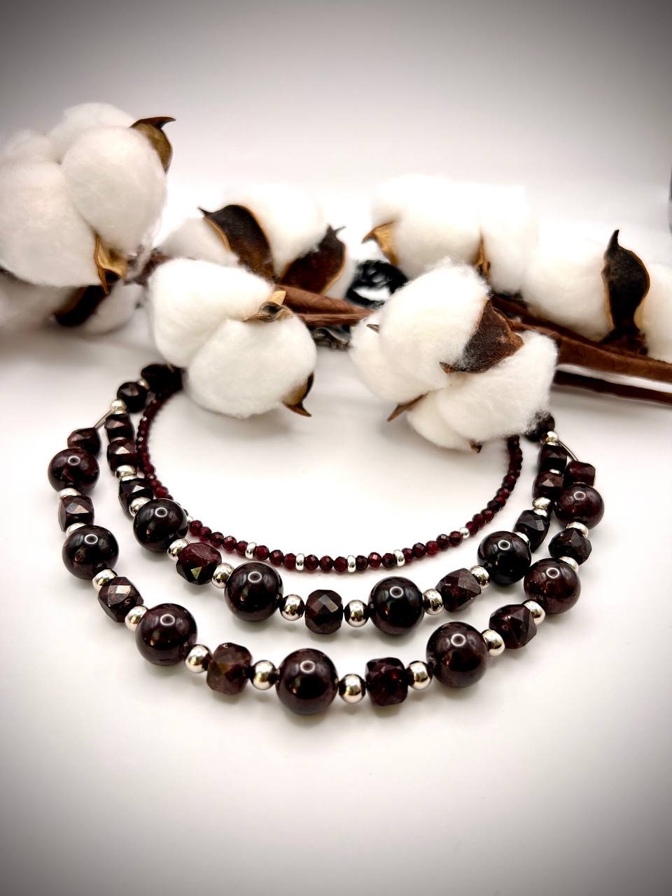 Mozambique Garnet and Silver Triple Strand Necklace - зображення 10