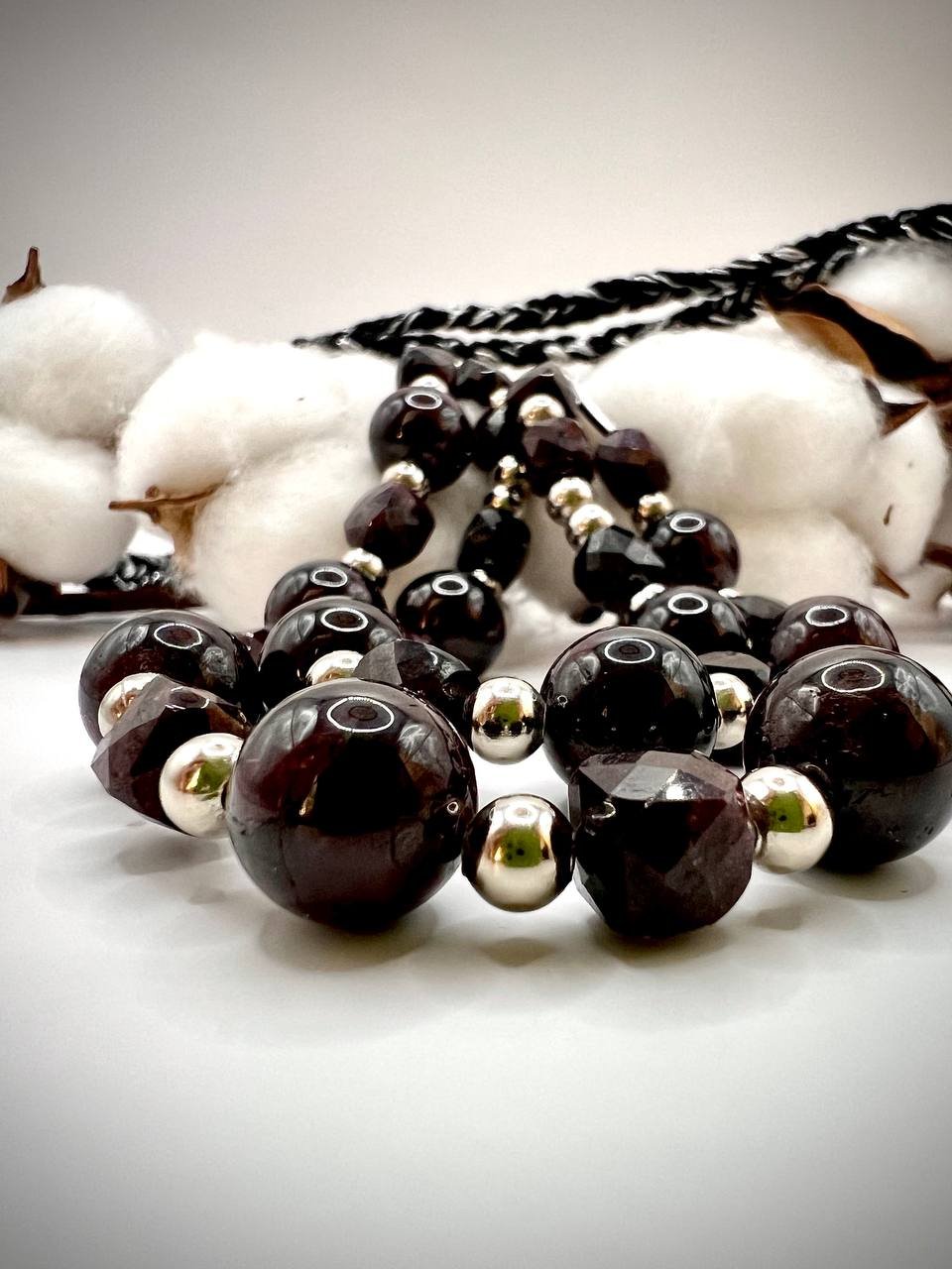 Mozambique Garnet and Silver Triple Strand Necklace - зображення 2