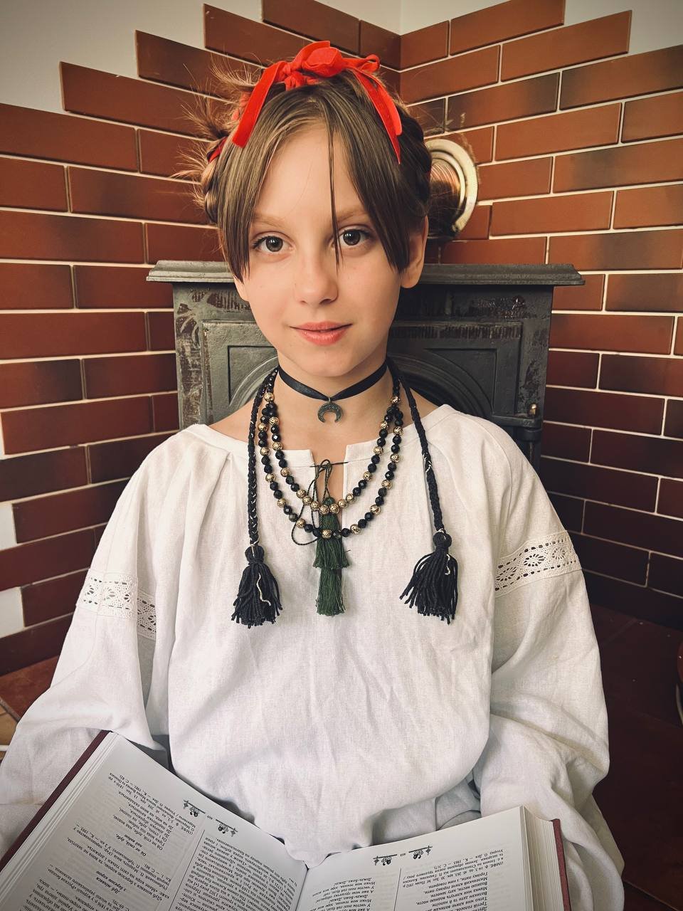 Black Obsidian and Gold Necklace with Tassels - зображення 8