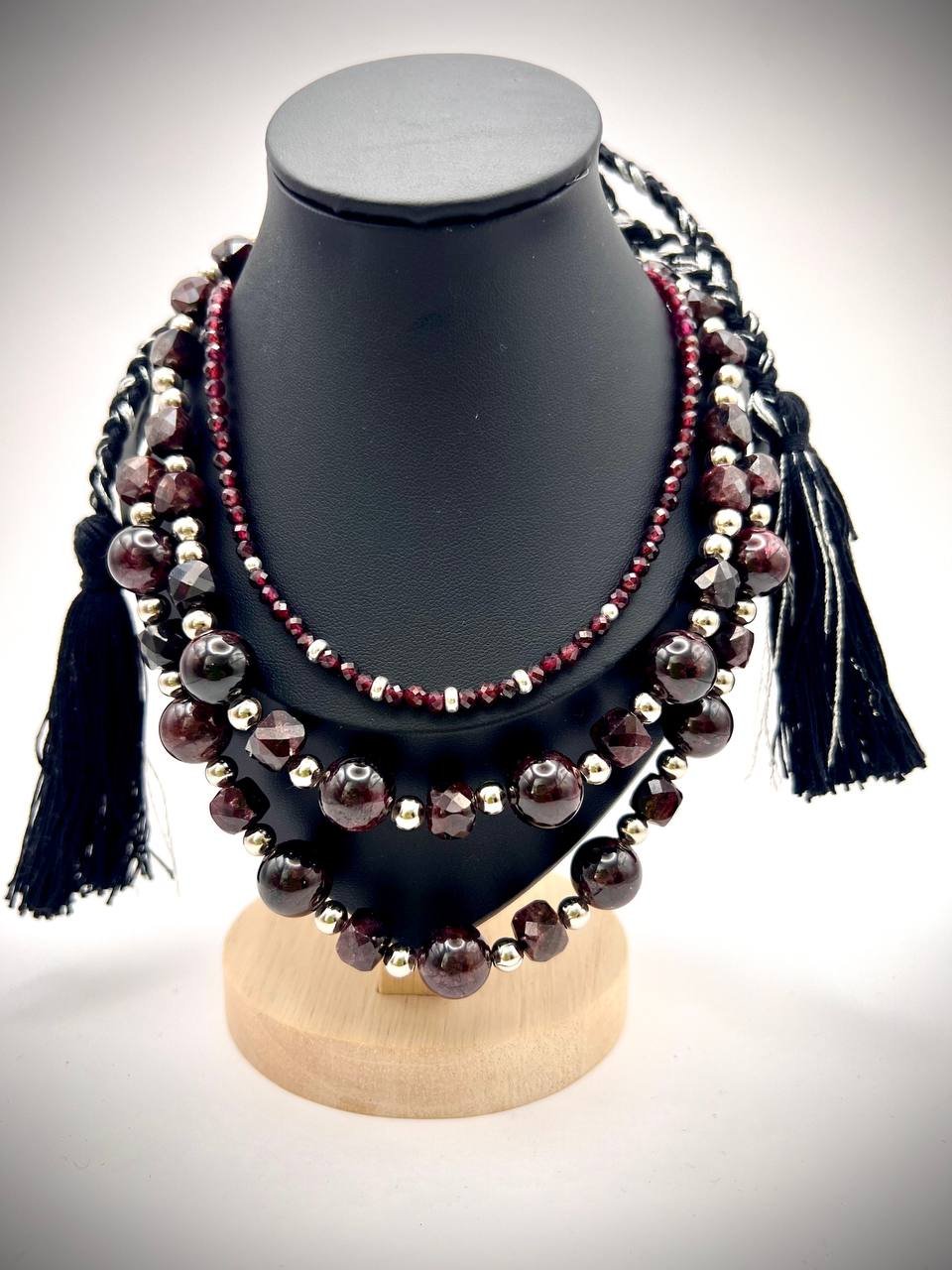 Mozambique Garnet and Silver Triple Strand Necklace - зображення 13